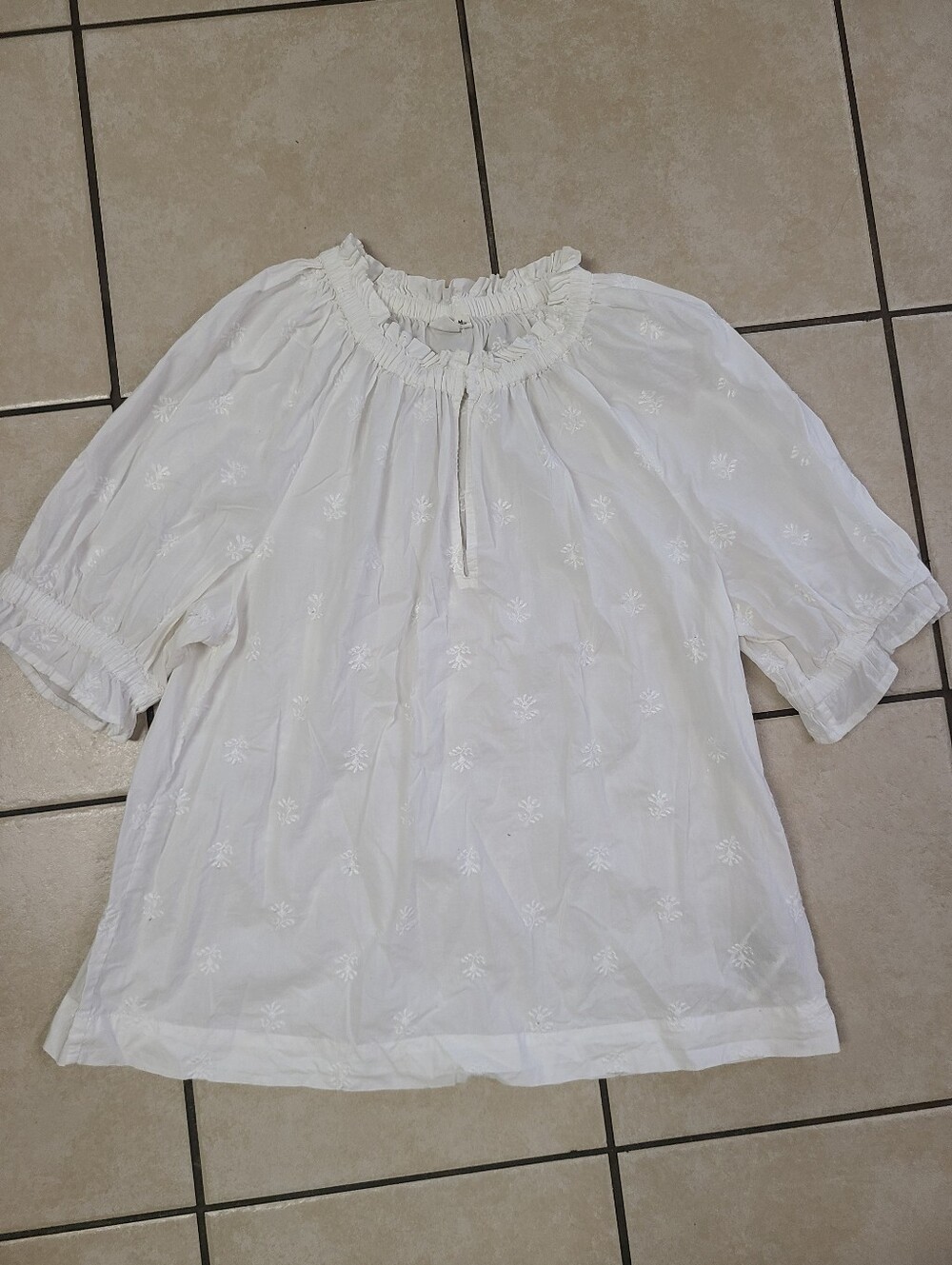 GAP White‎ Embroidered Peasant Blouse